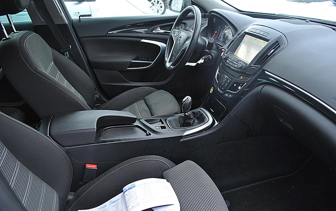 Opel Insignia cena 37700 przebieg: 215000, rok produkcji 2016 z Orneta małe 631
